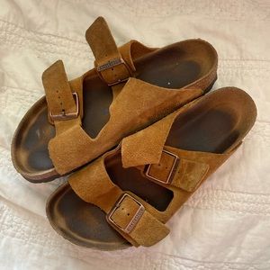 ✨Arizona Suede Birkenstocks✨